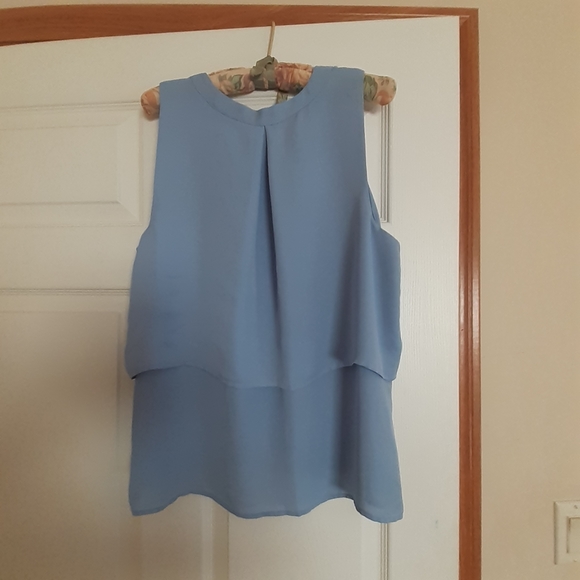 blouse - Picture 2 of 3